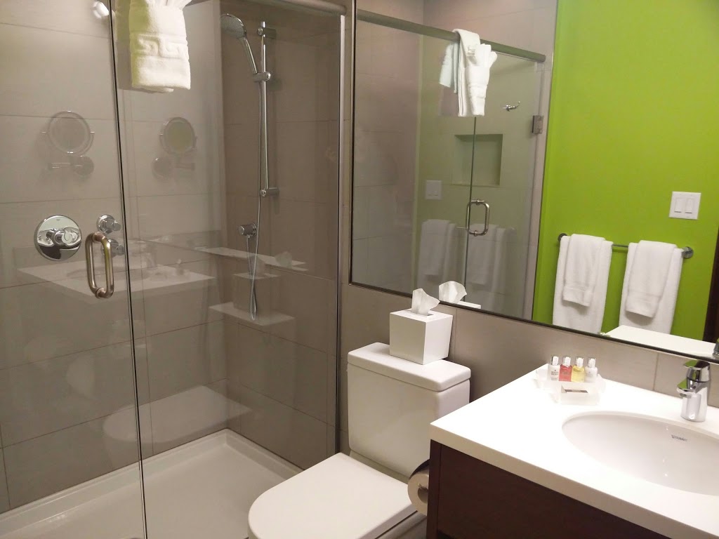 Mere Hotel | 333 Waterfront Dr, Winnipeg, MB R3B 0V1, Canada | Phone: (204) 594-0333