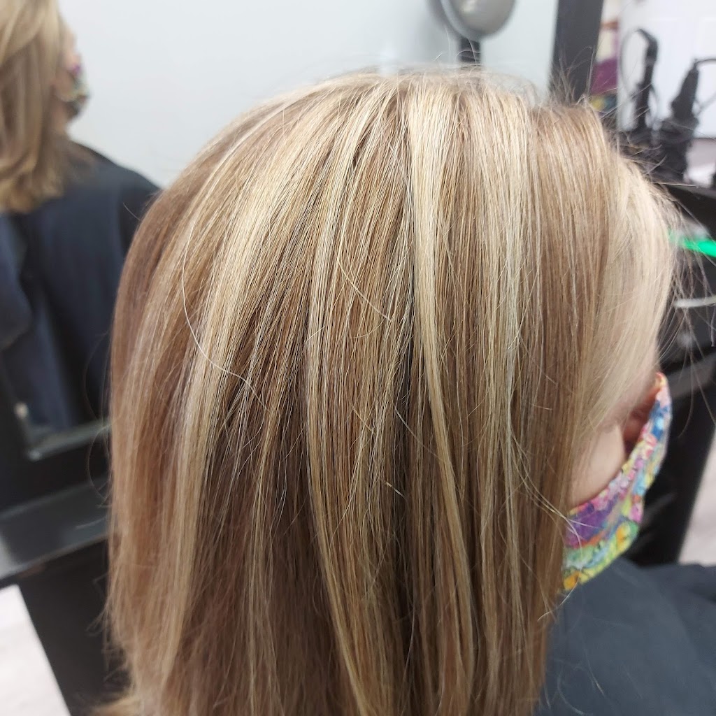 Dorado Beauty Bar | 1100 Sunshine Coast Hwy #111, Gibsons, BC V0N 1V7, Canada | Phone: (604) 886-9255