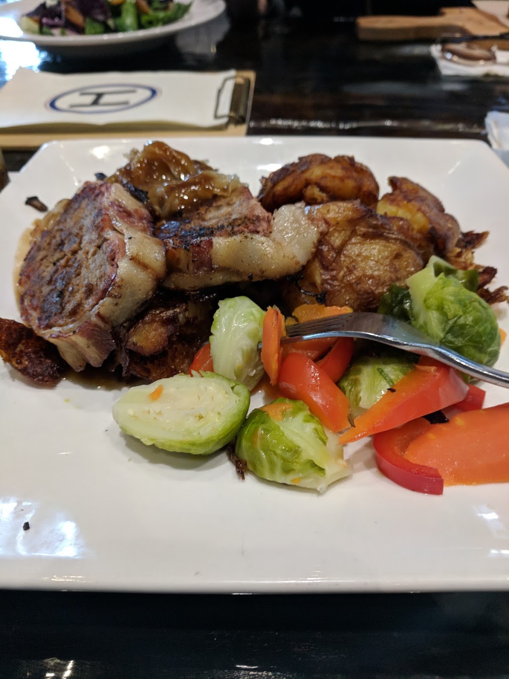 Hunters Public House | 4750 Bank St, Gloucester, ON K1T 0K8, Canada | Phone: (613) 822-7171