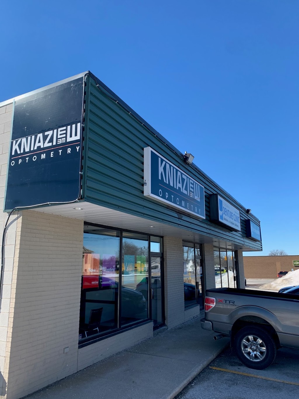 Kniaziew Optometry | 197 Hill St Unit A, Corunna, ON N0N 1G0, Canada | Phone: (519) 813-9851