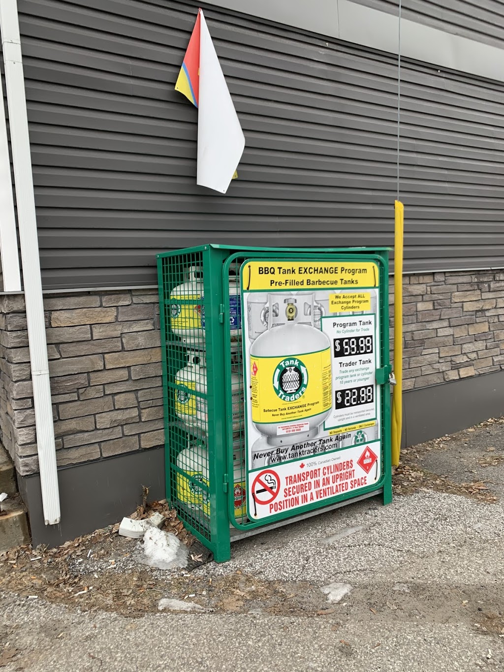 Hillcrest Grocery | 108 William St, Parry Sound, ON P2A 1V7, Canada | Phone: (705) 746-2211