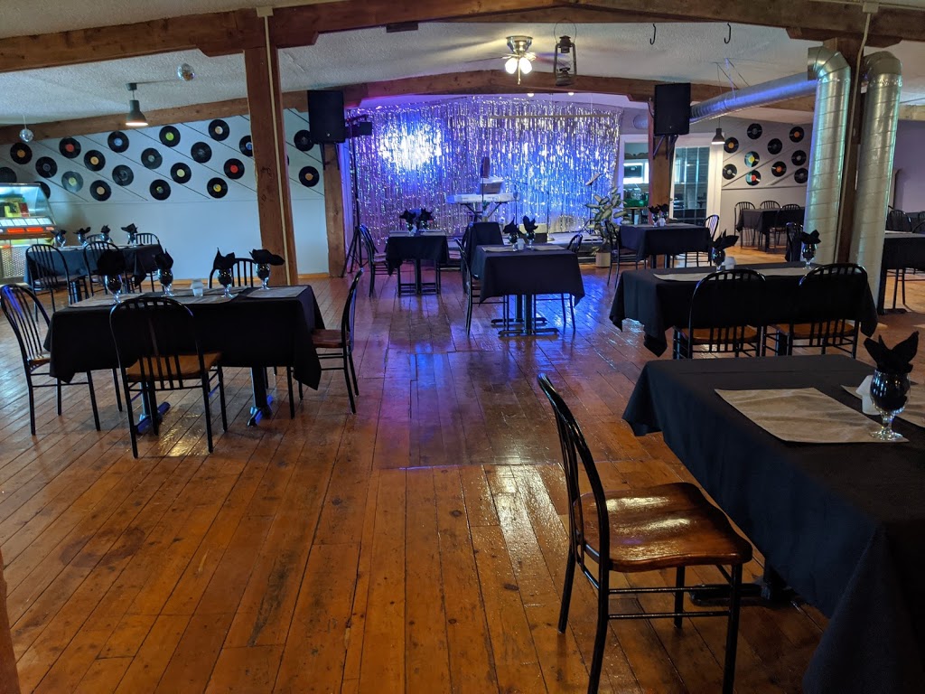 Sentimental Journey Dining & Dancing | 501 Dundas St, Deseronto, ON K0K 1X0, Canada | Phone: (613) 396-3333