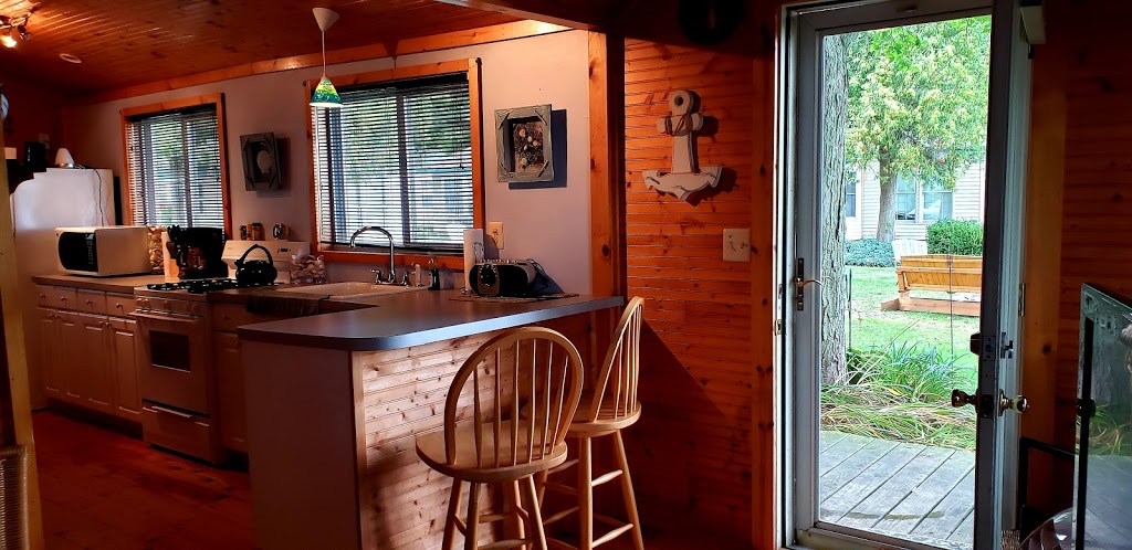 Wipp Inn | 2927 S Lakeshore Rd, Applegate, MI 48401, USA | Phone: (810) 359-2800