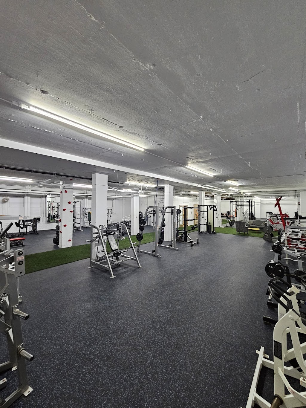 VANASTRANUATS GYM | 36 Winnipeg Rd, Clinton, ON N0M 1L0, Canada | Phone: (519) 440-2714