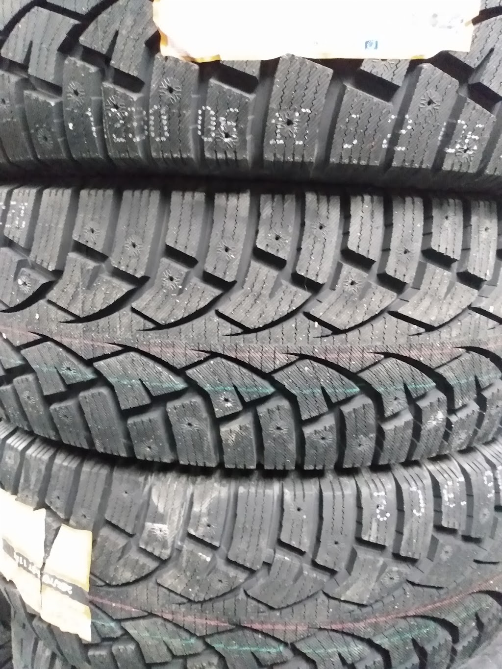 Atlantic Tire King (Moncton) | 206 Ruelle MacAleese Ln, Moncton, NB E1A 3L9, Canada | Phone: (506) 204-5464