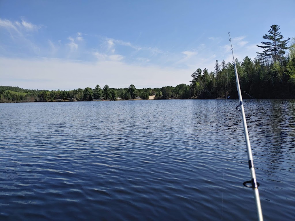Plage privée - Les Chalets Double K | 172 Av du Lac-à-la-Perchaude, Saint-Alexis-des-Monts, QC J0K 1V0, Canada | Phone: (819) 995-4879
