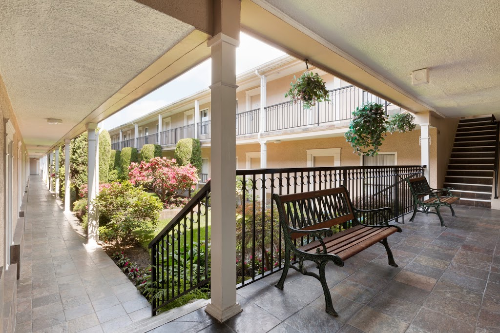 Days Inn by Wyndham Vancouver Metro | 2075 Kingsway, Vancouver, BC V5N 2T2, Canada | Phone: (604) 876-5531