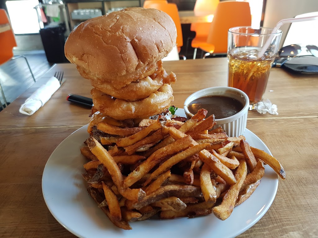 Cravings Restaurant | 266 4 St E, Stonewall, MB R0C 2Z0, Canada | Phone: (204) 467-9078