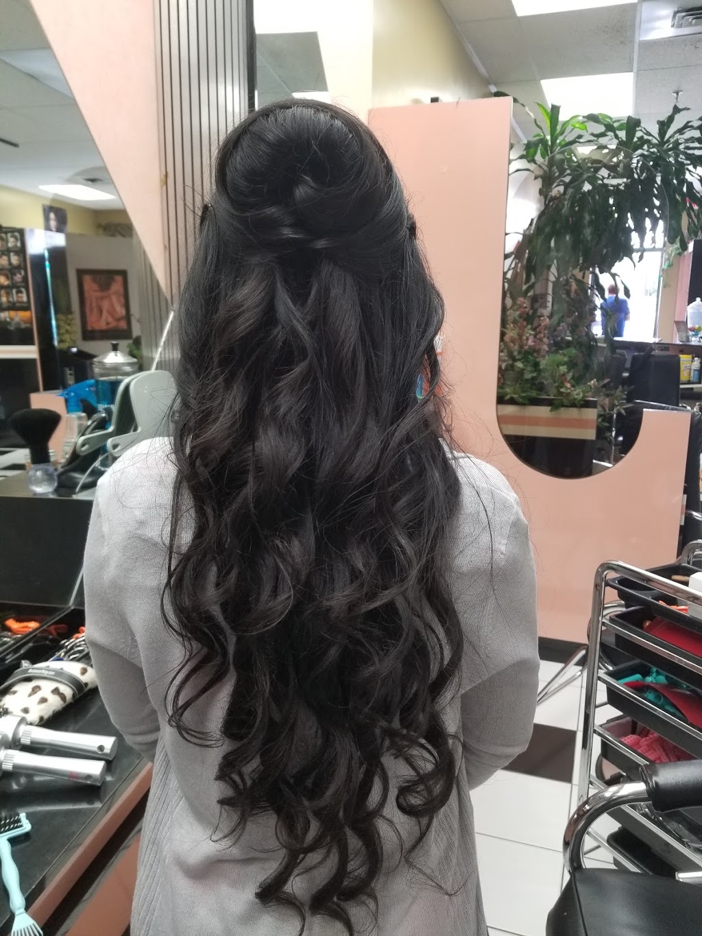 May Huis Hair Design | 4559 Hurontario St, Mississauga, ON L4Z 3L9, Canada | Phone: (905) 712-8082