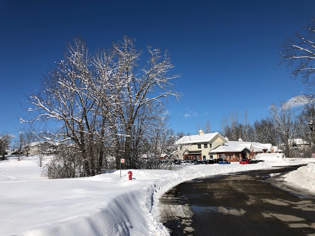 Petite Ardoise (La) | 10 Rue des Bernaches, Rosemère, QC J7A 4Z3, Canada | Phone: (450) 437-8040