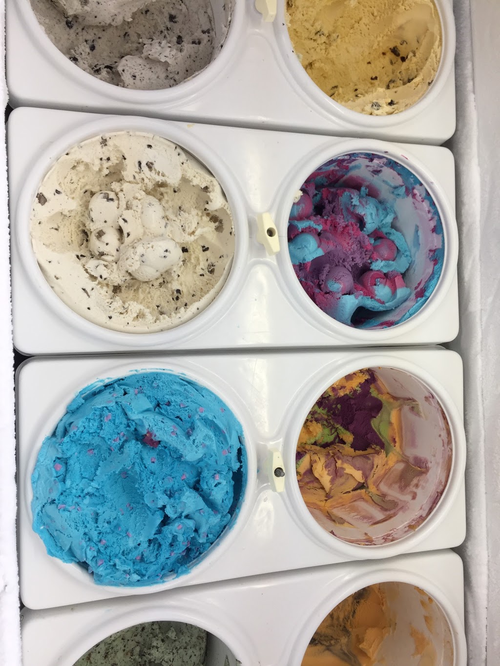 9 Below and Charlie Burgers | 2494 Main St, Winnipeg, MB R2V 4Y1, Canada | Phone: (204) 504-0222