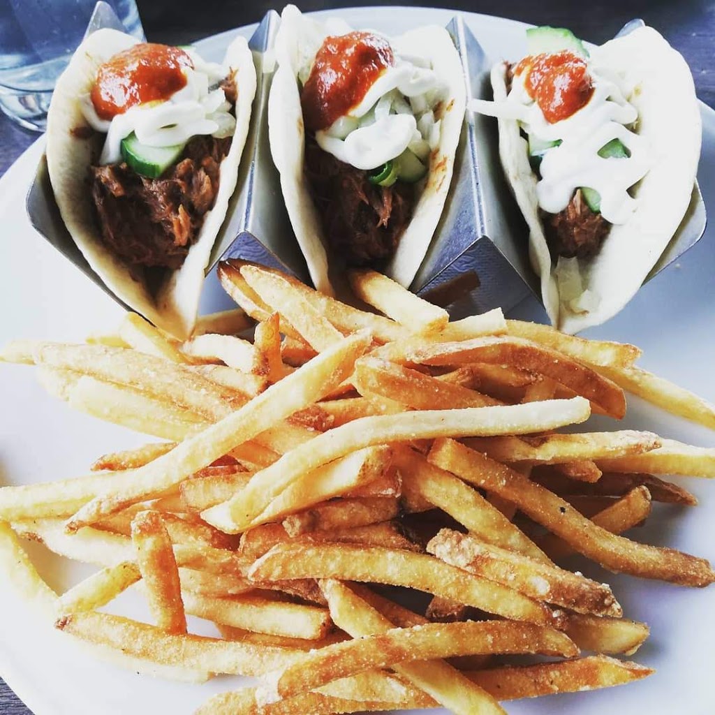 Lake House Restaurant | 3100 N Service Rd, Vineland Station, ON L0R 2E0, Canada | Phone: (905) 562-6777