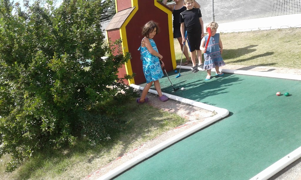 Manitou Mini Golf | 203-209 365 Hwy, Manitou Beach, SK S0K 4T1, Canada | Phone: (306) 250-4801
