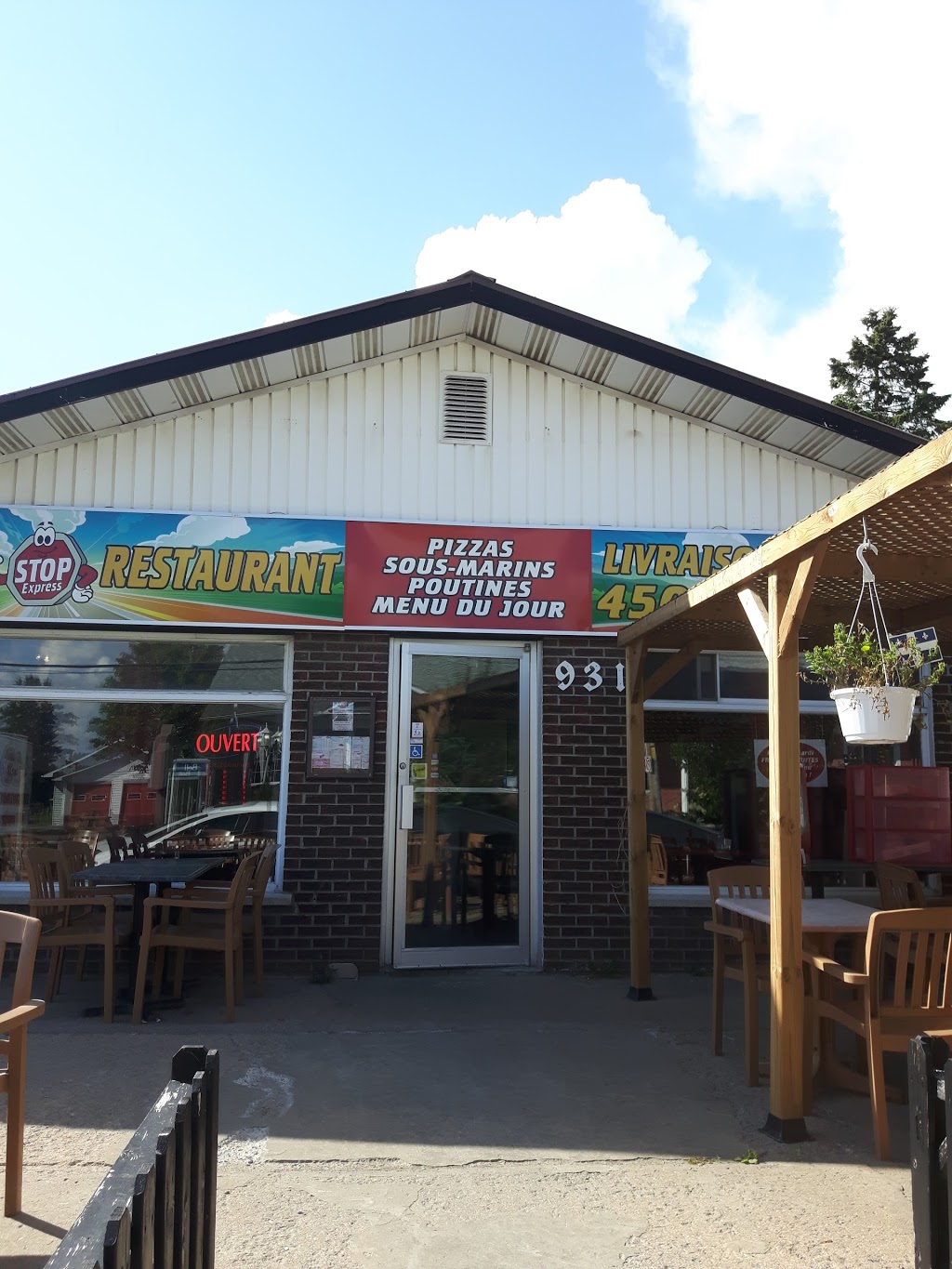 Stop Express | 931 Route Principale, Sainte-Mélanie, QC J0K 3A0, Canada | Phone: (450) 889-4889