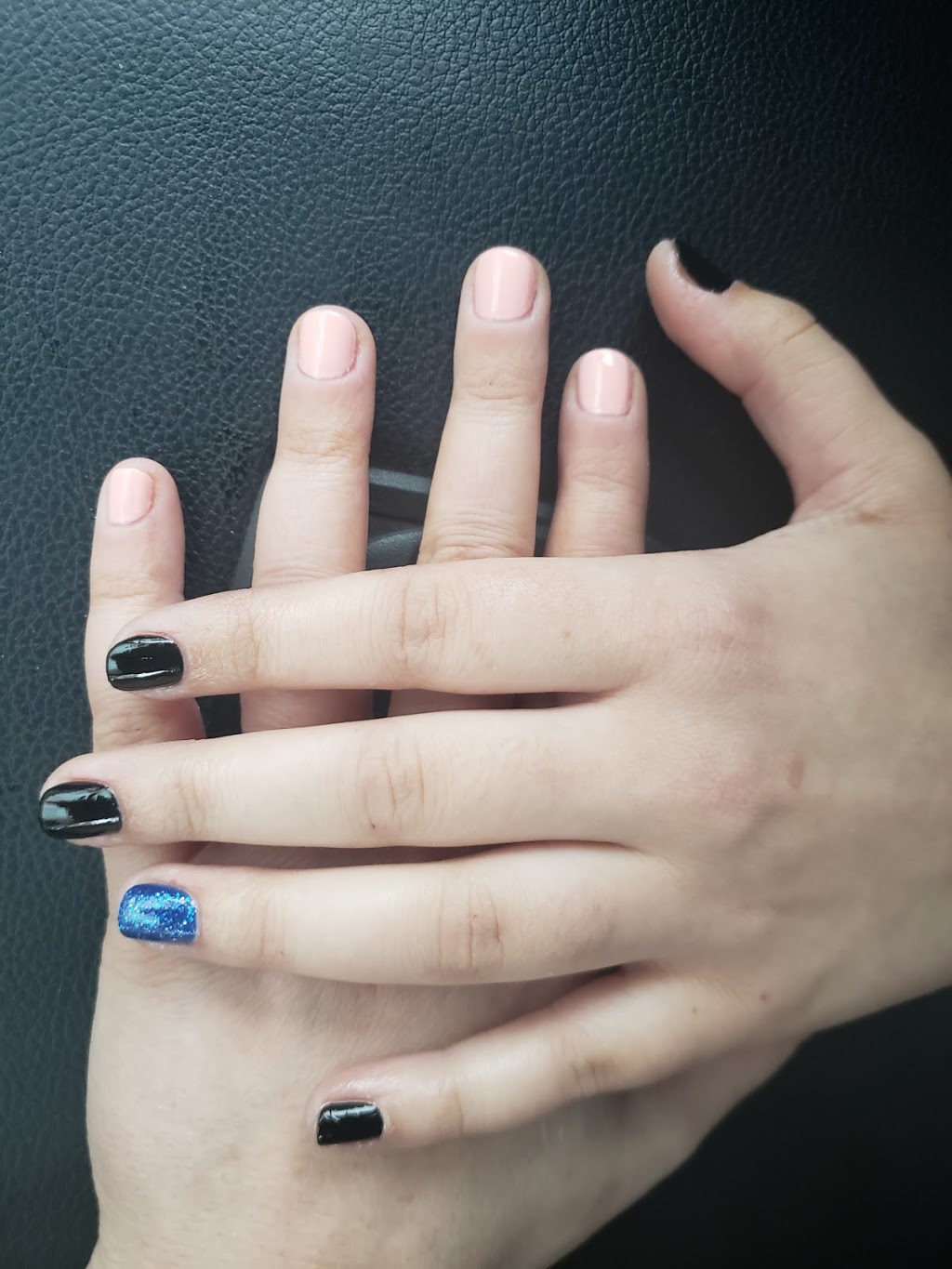 Bee-Zee Nails and Spa | 1193 Lakeshore Rd E, Mississauga, ON L5E 1G1, Canada | Phone: (905) 990-3078