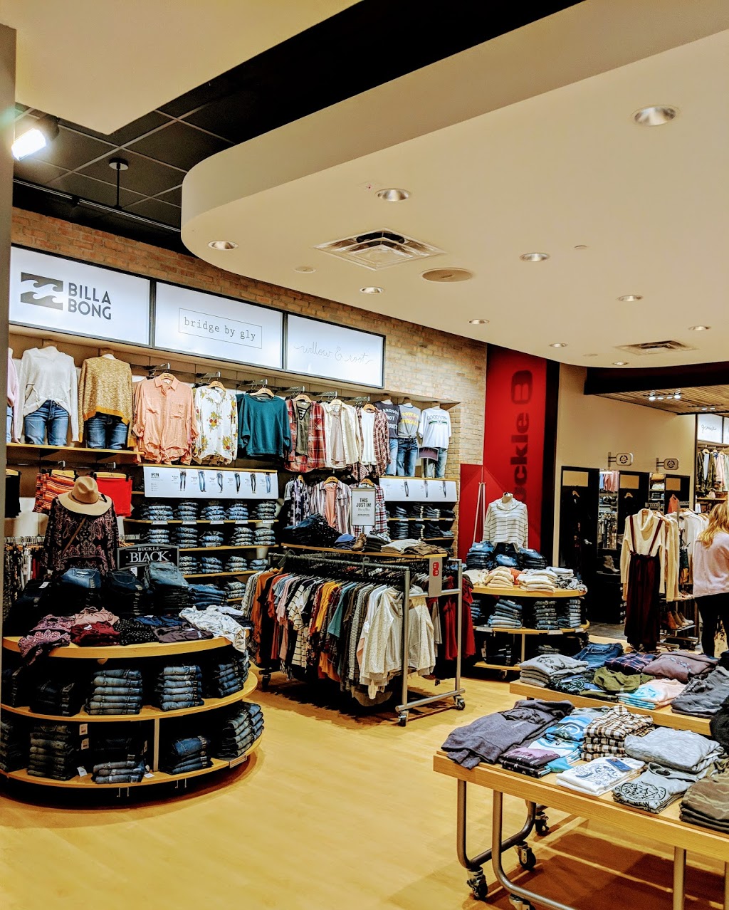 Buckle | 1 Bellis Fair Pkwy STE 613, Bellingham, WA 98226, USA | Phone: (360) 734-2819