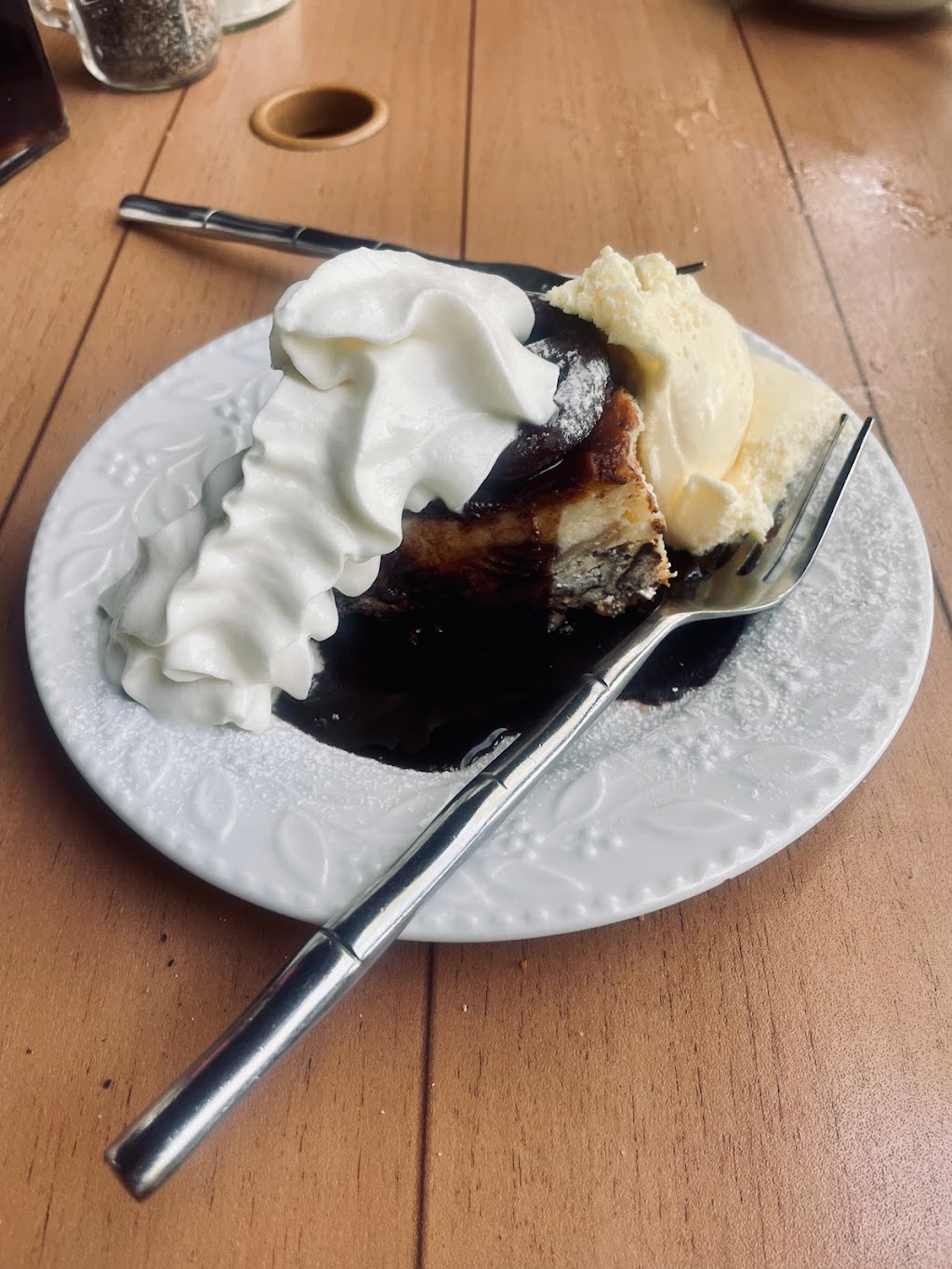 Bernards Bistro On The Lake | 93 Main St, Sundridge, ON P0A 1Z0, Canada | Phone: (705) 707-3030