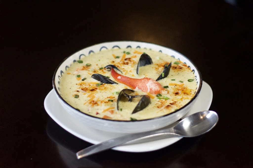 La Gare Resto Bar | 222 Belliveau Ave Level 2, Shediac, NB E4P 0M2, Canada | Phone: (855) 836-6100