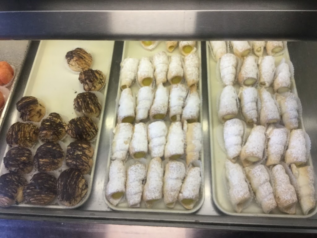 Aurora Pastry | 839 Erie St E, Windsor, ON N9A 3Y5, Canada | Phone: (519) 256-8801