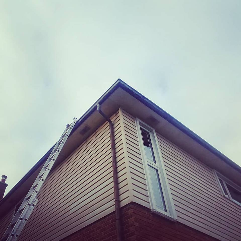 MississaugaEavestrough.Net | 4243 Highgate Crescent, Mississauga, ON L4W 3H2, Canada | Phone: (647) 500-4422