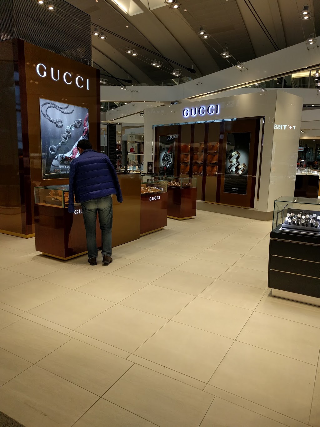 Gucci | 6301 Silver Dart Dr, Mississauga, ON L5P 1B2, Canada | Phone: (905) 673-7299