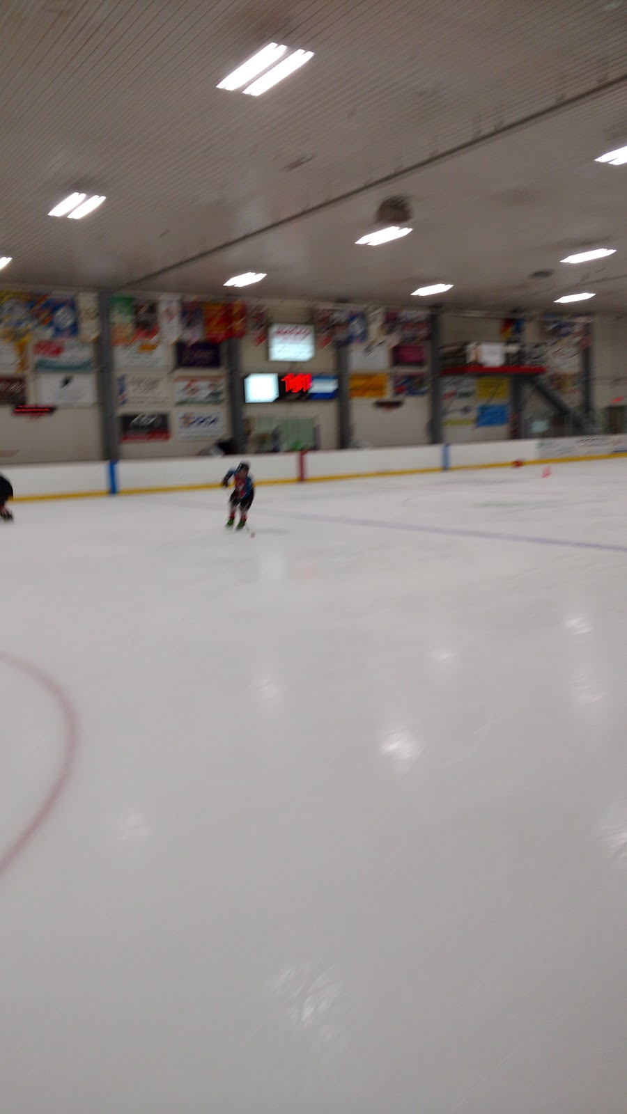 ARÉNA SIMON NOLET | 305 Rue Ferland, Lac-Etchemin, QC G0R 1S0, Canada | Phone: (418) 625-2741