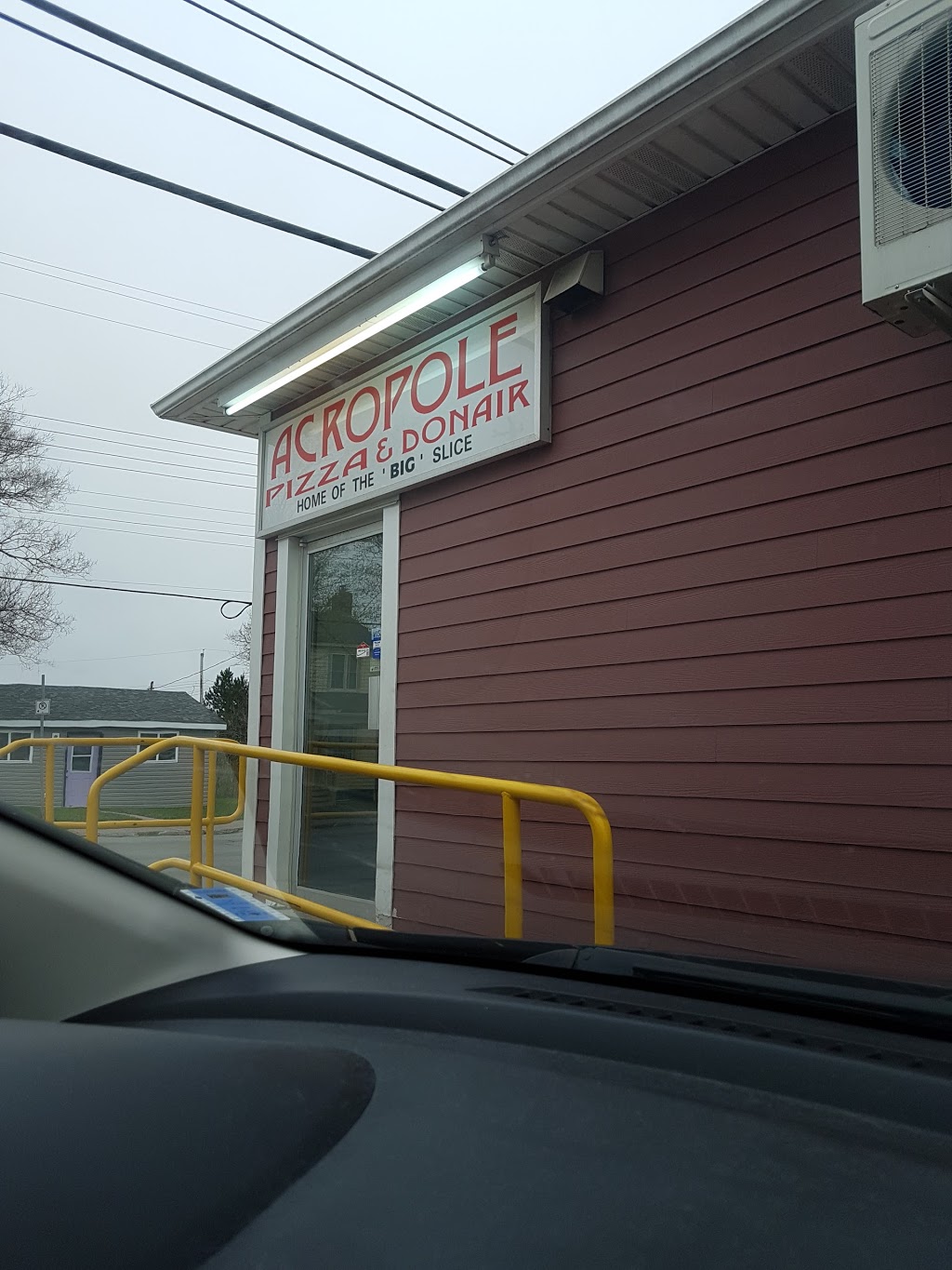 Acropole Pub & Grill | 1832 N Main St, Westville, NS B0K 2A0, Canada | Phone: (902) 396-1504