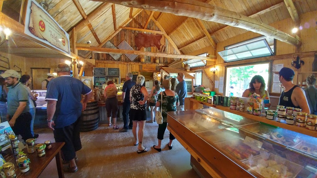Les Fromages de lisle dOrléans | 2950 Chemin Royal, Sainte-Famille, QC G0A 3P0, Canada | Phone: (418) 829-0177