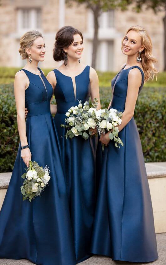 Blue Willow Bride | 38 Pine St 2nd Floor, Collingwood, ON L9Y 2N7, Canada | Phone: (705) 443-8456