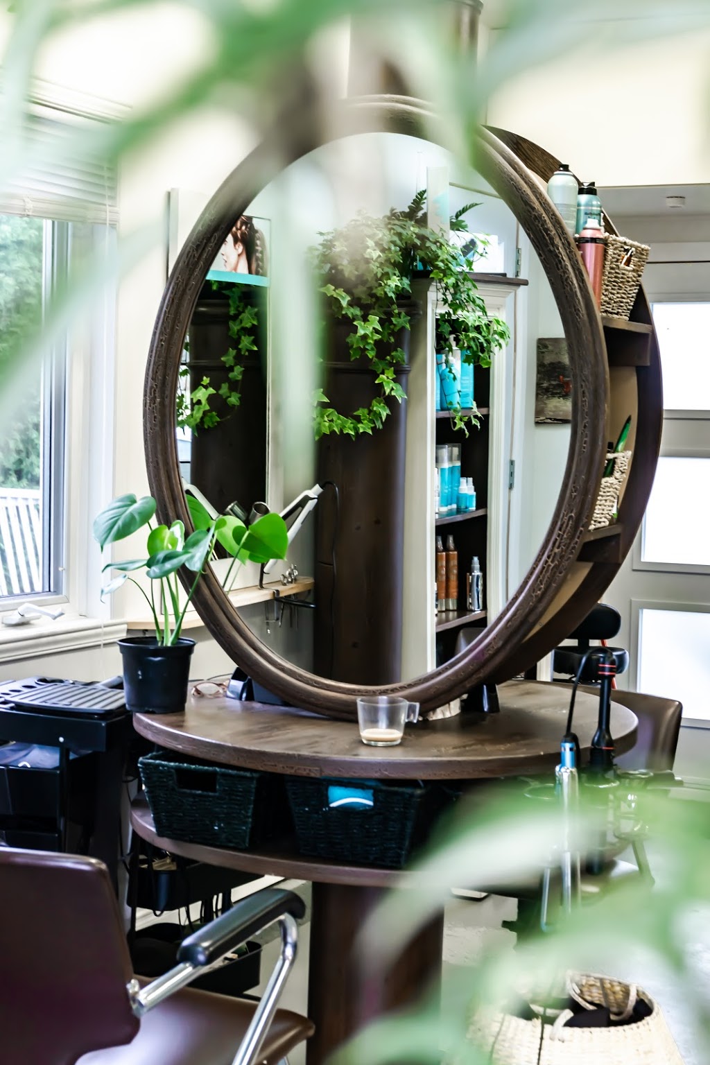 Coiffure Studio Zone | 402 Rue des Étourneaux, Cowansville, QC J2K 3W5, Canada | Phone: (450) 531-9244