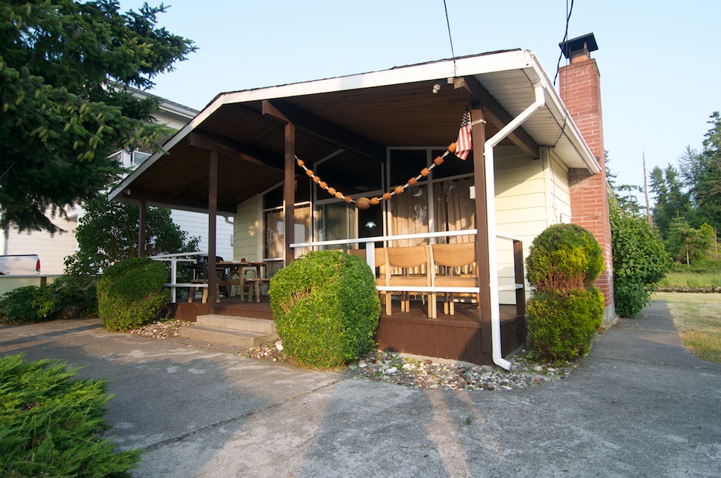 Birch Bay Cabin Rental | 7358 Birch Bay Dr, Blaine, WA 98230, USA | Phone: (778) 786-0922