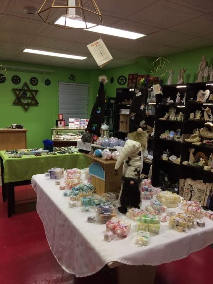Les Cristaux du Lac | 4797 Rue Laval, Nantes, QC G0Y 1G0, Canada | Phone: (819) 554-6320