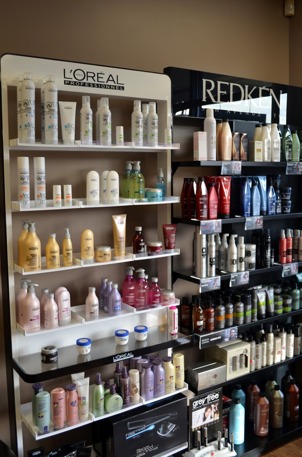 Knotty Nellys Hair & Tanning Salon | 5301 25 Ave, Vernon, BC V1T 9R1, Canada | Phone: (250) 503-1330