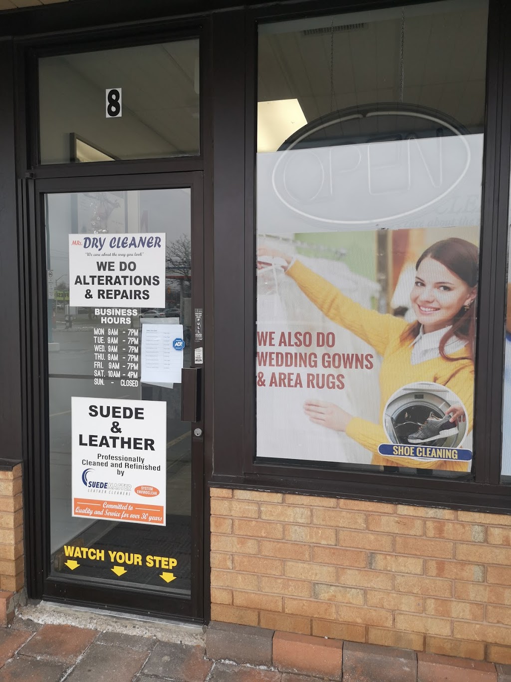 Mrs Dry Cleaner | 345 Queen St W, Brampton, ON L6Y 3A9, Canada | Phone: (905) 455-6077
