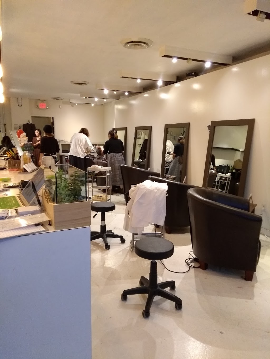 hive hair spa | 8257 Oak St, Vancouver, BC V6P 4A8, Canada | Phone: (604) 267-0026