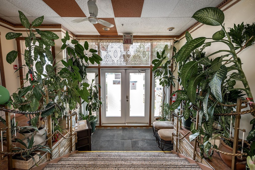 Manoir St-Claude | 171 7e Avenue, Laval, QC H7N 4J5, Canada | Phone: (514) 967-7770
