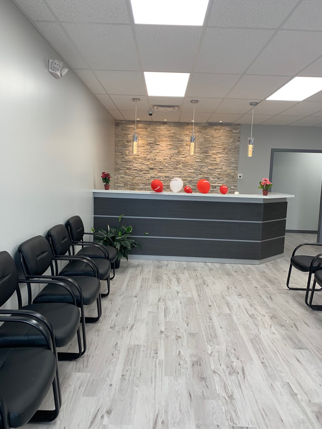 Pharmasave Plains Rd West Pharmacy | 29 Plains Rd W, Burlington, ON L7T 1E8, Canada | Phone: (905) 634-7007