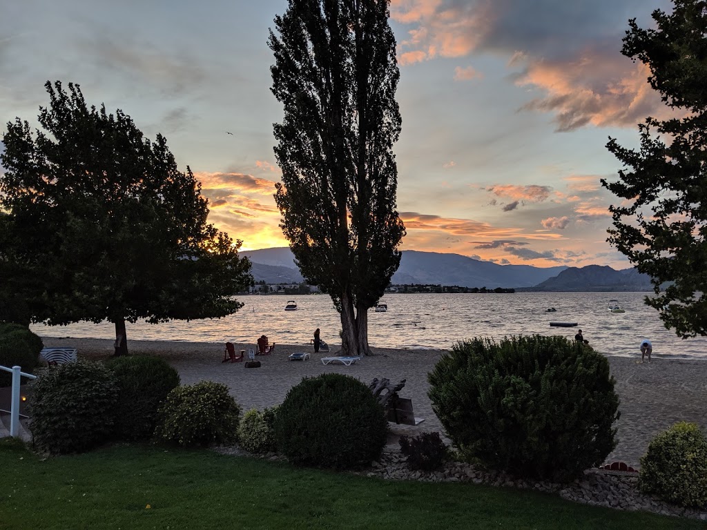 Sandy Beach Suites | 6706 Ponderosa Dr, Osoyoos, BC V0H 1V3, Canada | Phone: (250) 495-6931