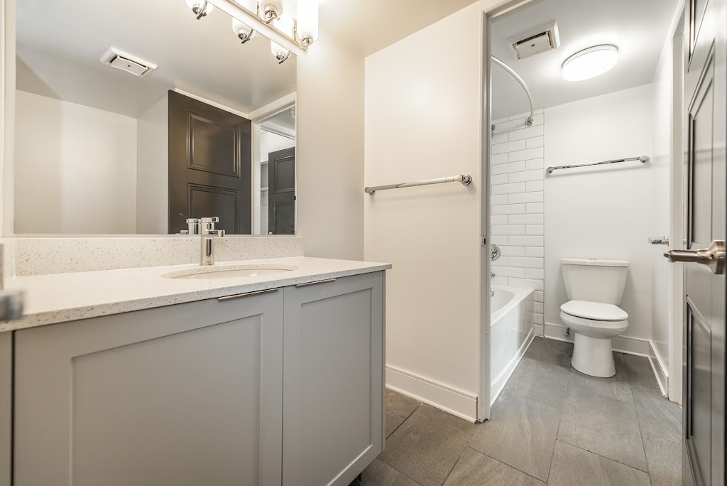 Macaulay East Apartments | 948 Esquimalt Rd, Victoria, BC V9A 3M7, Canada | Phone: (236) 237-1930