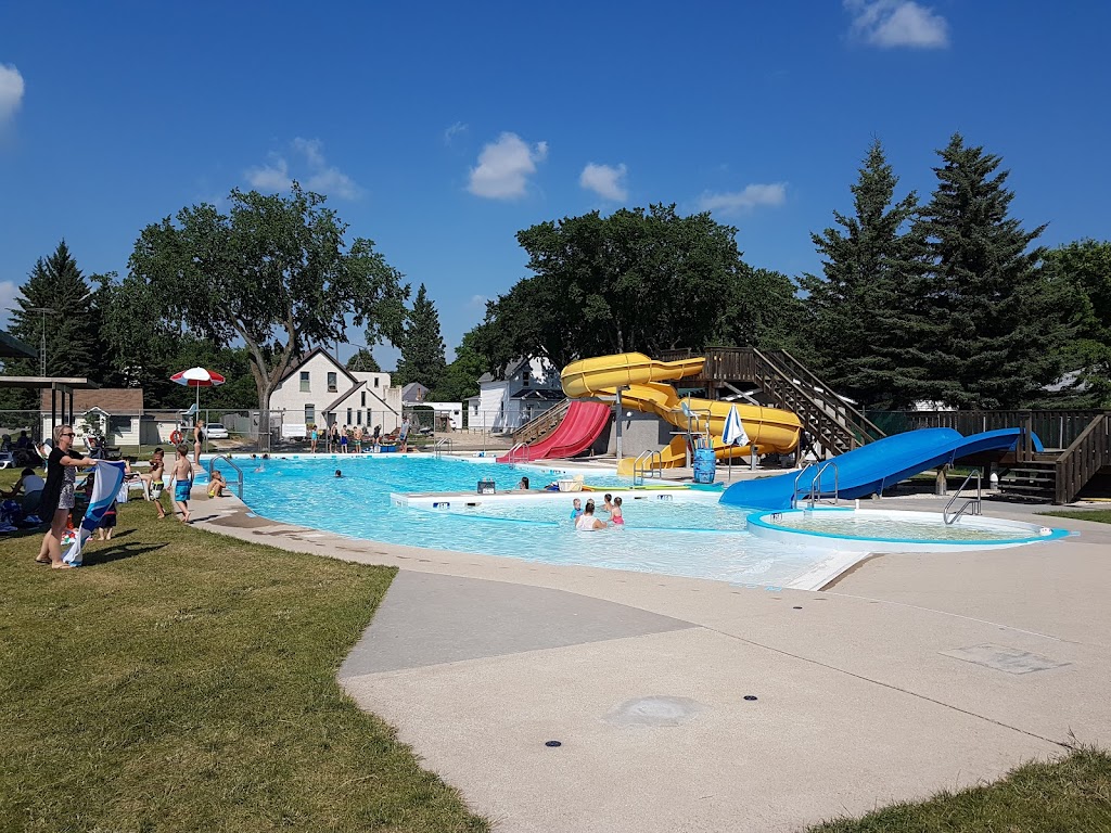 Manitou and Community Arena | 212 Carrie St, Manitou, MB R0G 1G0, Canada | Phone: (204) 242-2636