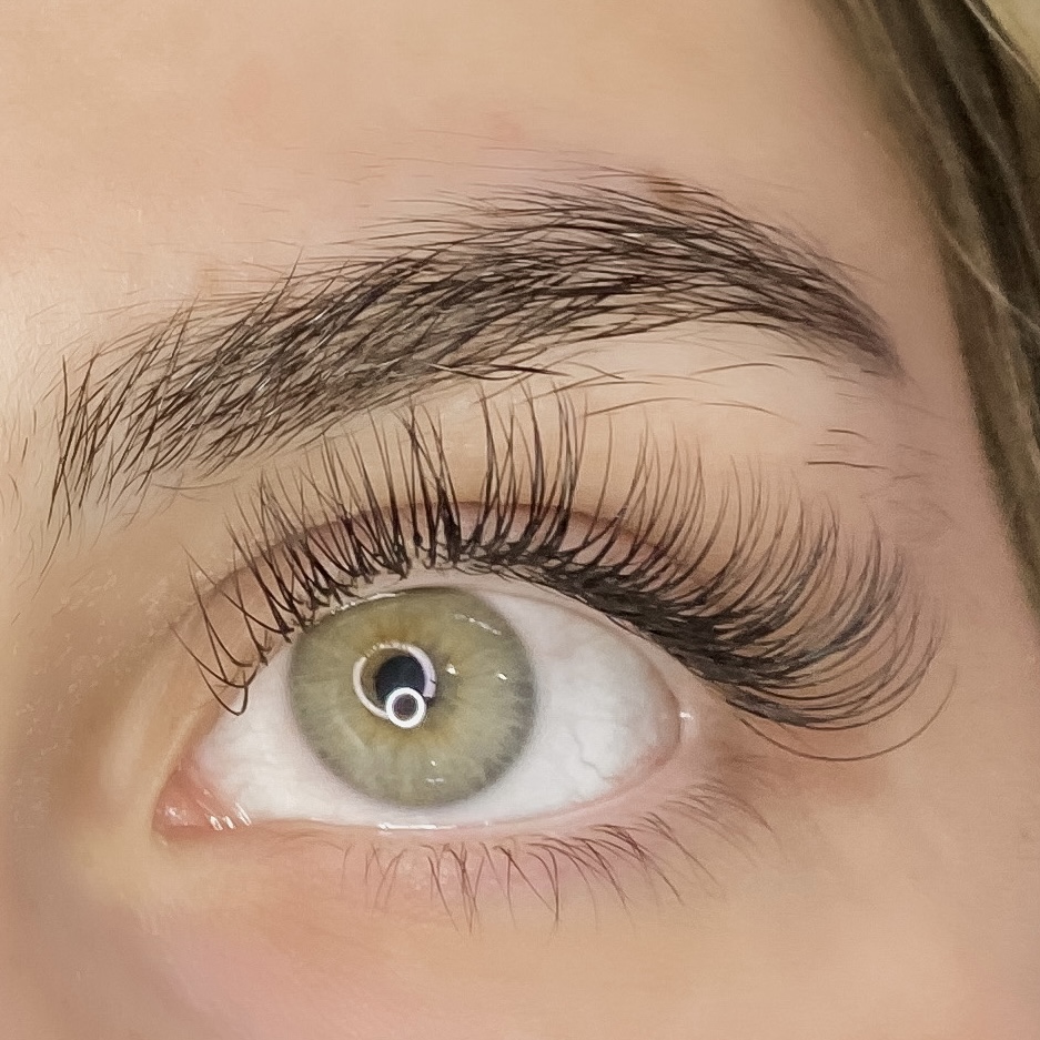 Carlenes Lashes | 64 Huntington Crescent, Courtice, ON L1E 3C7, Canada | Phone: (905) 439-2522