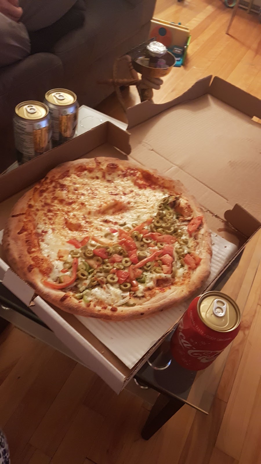 Pizzeria Villeray | 405 Rue Villeray, Montréal, QC H2R 1H2, Canada | Phone: (514) 273-4744