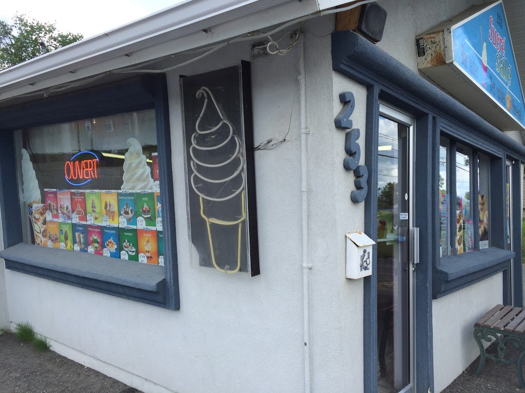 Sucré Salé | 253 Rue Queen, Sherbrooke, QC J1M 1K8, Canada | Phone: (819) 791-5151