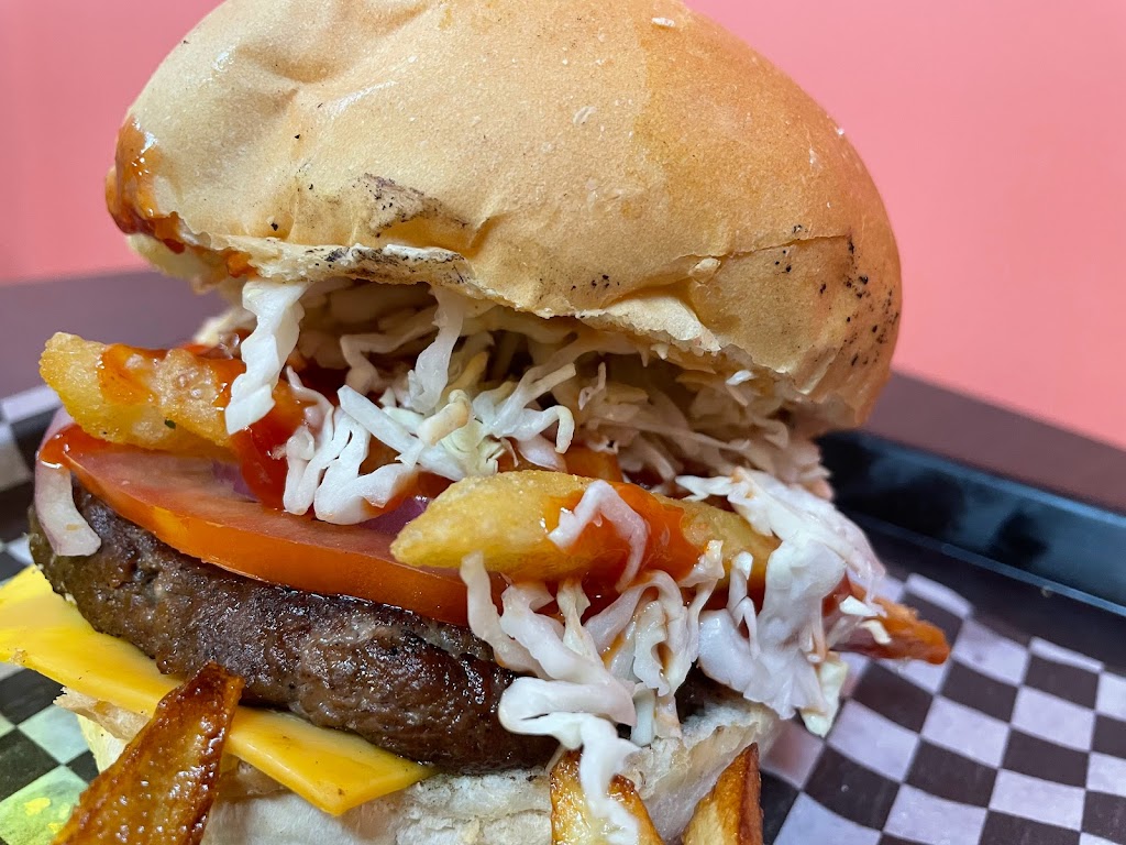 Double B Burger | 1116 Bd du Curé-Labelle, Blainville, QC J7C 2M9, Canada | Phone: (450) 437-7007