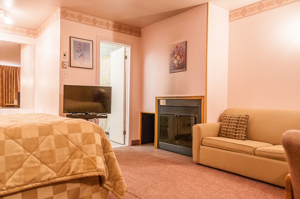 Motel St-Moritz | 1580 Rue Principale E, Sainte-Agathe-des-Monts, QC J8C 2V7, Canada | Phone: (819) 326-3444