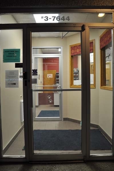 Animal Emergency Hospital | 7644 50 Ave, Red Deer, AB T4P 2A8, Canada | Phone: (403) 347-3277
