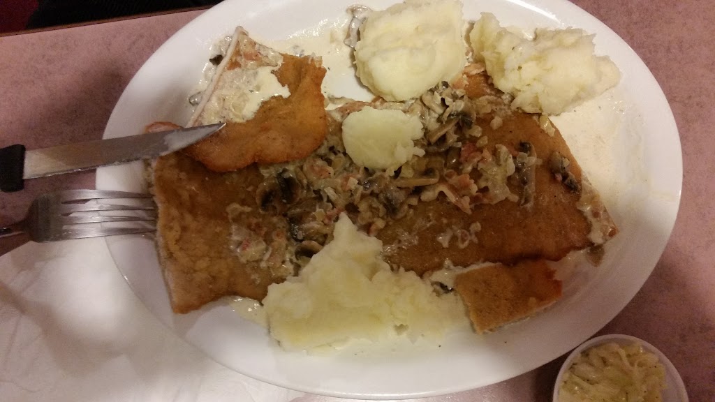 Ralphs German Restaurant And Café | 551 Muirham Dr, Winkler, MB R4W 4A6, Canada | Phone: (204) 325-9500