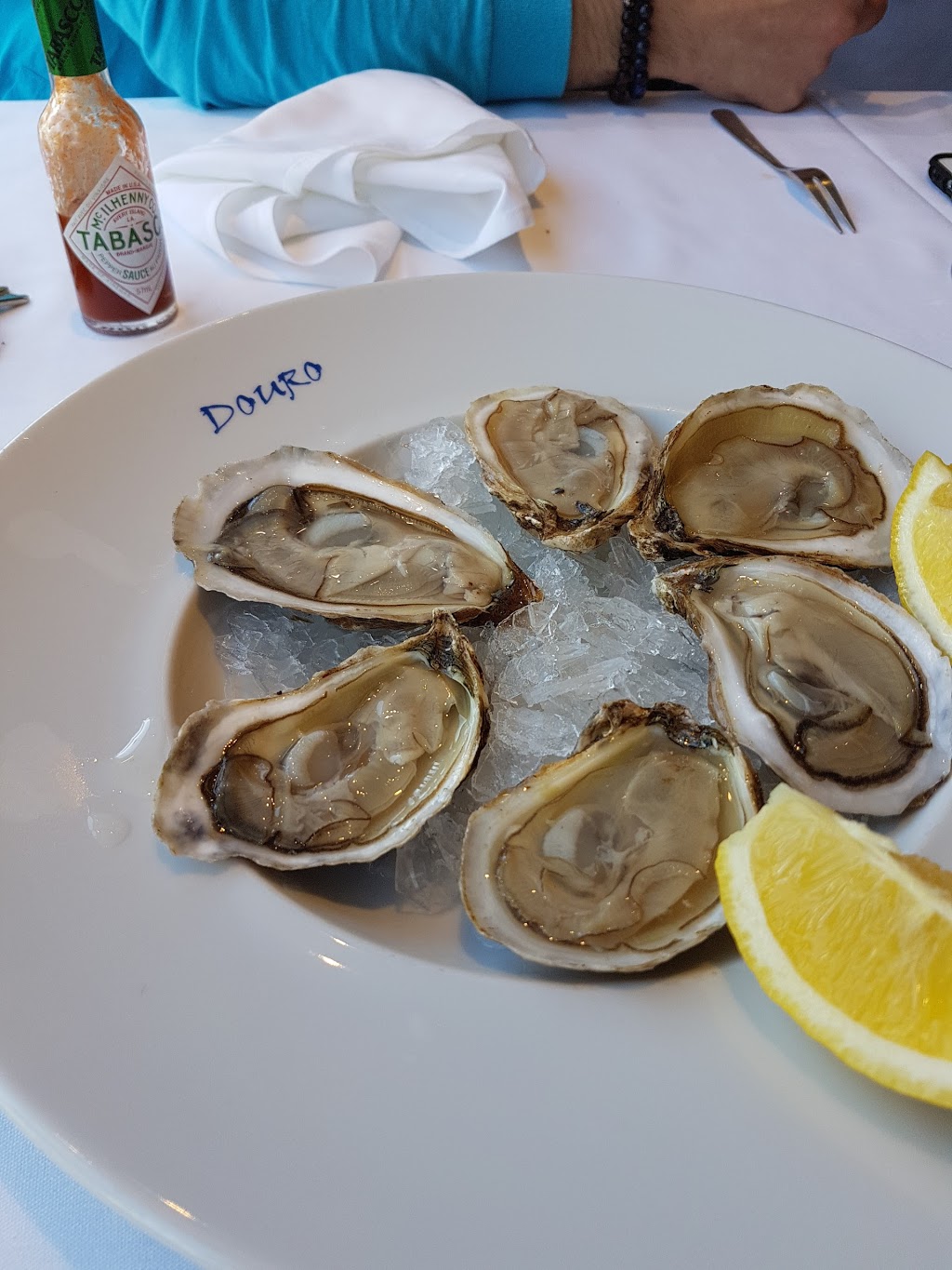 Douro | 6518 Boul St-Laurent, Montréal, QC H2S 3C6, Canada | Phone: (514) 273-6969