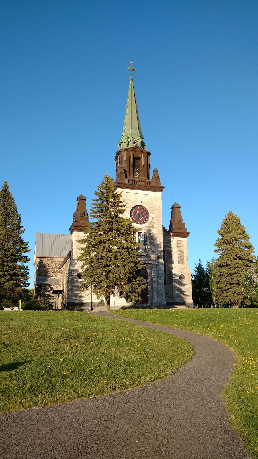 Presbytere St Athanase | 500 1re Rue, Saint-Jean-sur-Richelieu, QC J2X 3B2, Canada | Phone: (450) 347-1188