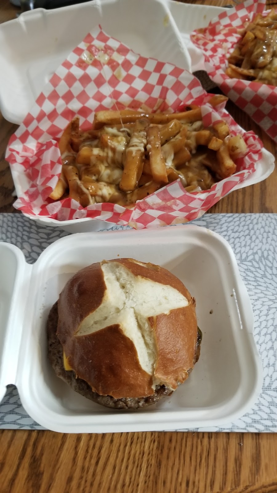 Burger daddy | 4351 167 Ave NW, Edmonton, AB T5Y 6L9, Canada | Phone: (780) 424-4256